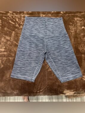 Woman’s size 8 Lululemon Heathered Gray High-Rise Bike Shorts